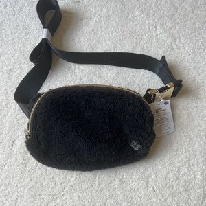 NWT Lululemon Fleece Everywhere Belt Bag in Black with Gold Hardware
